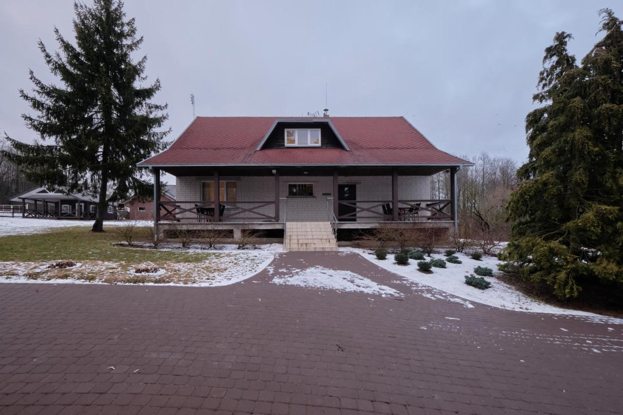 Hotel Jonavos Alpaku Sveciu Namai Jonava Exterior foto